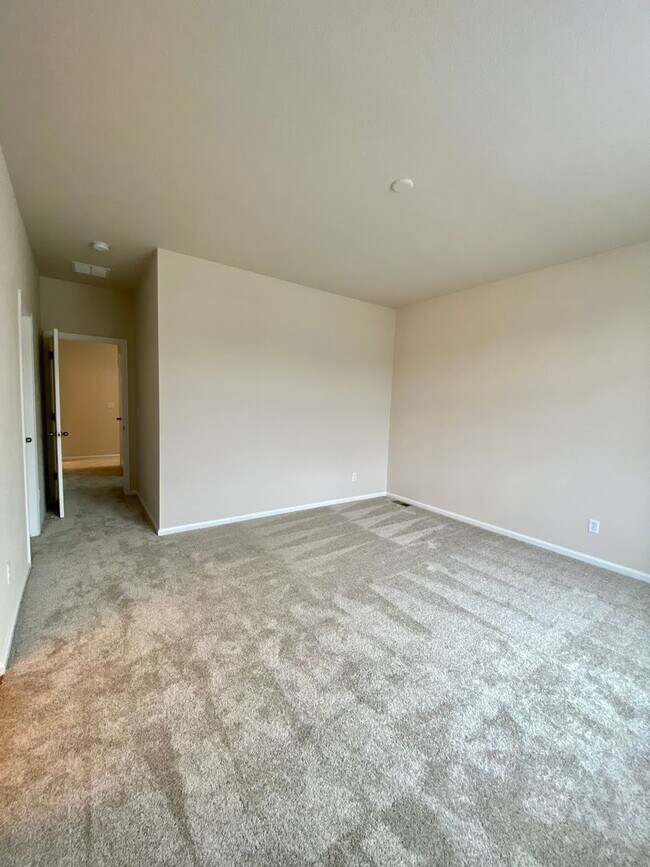 Building Photo - 8739 Scarborough Dr