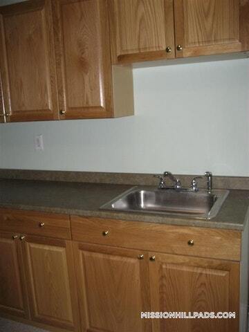 Building Photo - 887 Huntington Ave