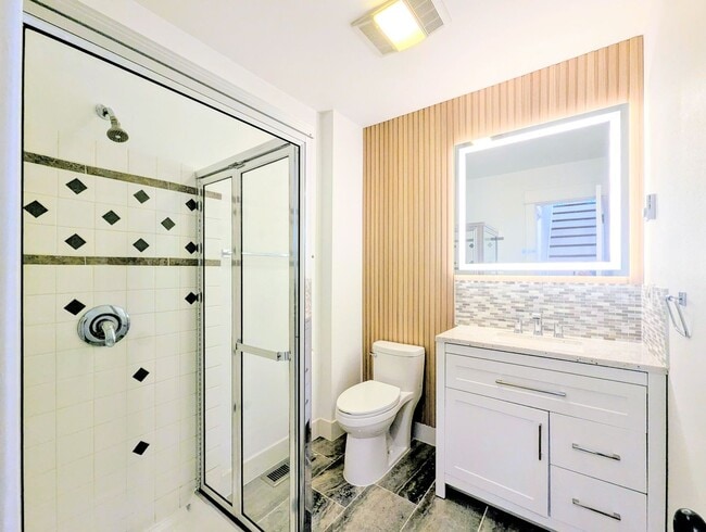 Building Photo - 4Bd/2.75Ba Mukilteo House