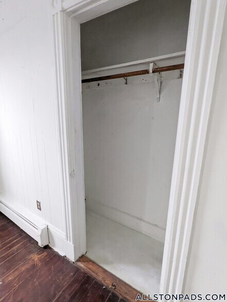 Building Photo - 62 Empire St