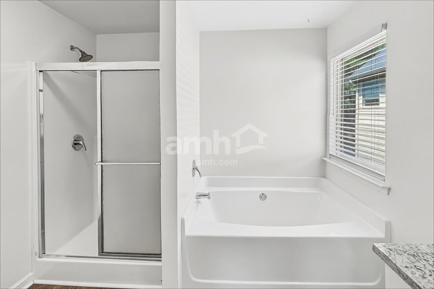 Building Photo - 343 Alcovy Way