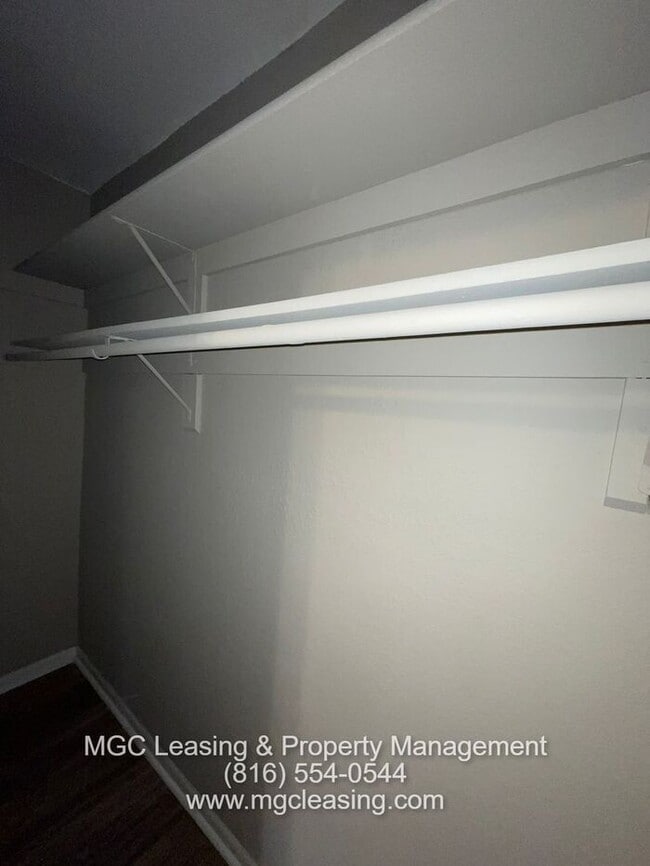 Building Photo - Le Grand Apartments - Ask about our June Move-In Specials!