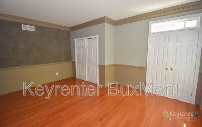 Building Photo - 3727 Green Ridge Rd