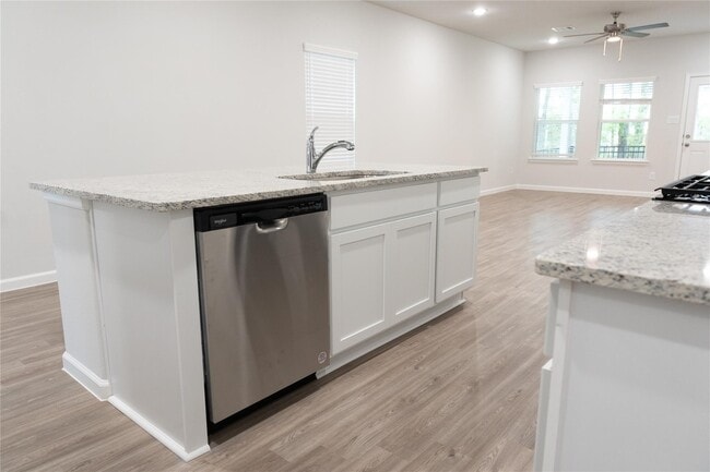 Building Photo - 64 Valiant Ridge Trail