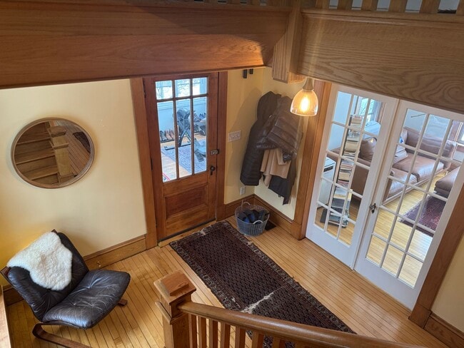 Building Photo - 3 bedroom, 2.5 bath home walking distance to Dartmouth College