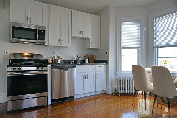 Primary Photo - 141 Brown St