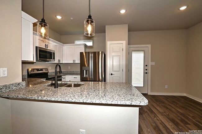 Building Photo - 11327 Clearmine St