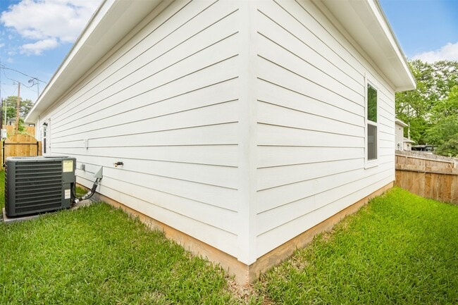 Building Photo - 16881 Glenheath St
