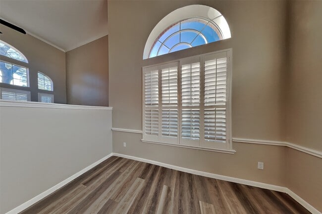 Building Photo - 9658 Therrell Dr