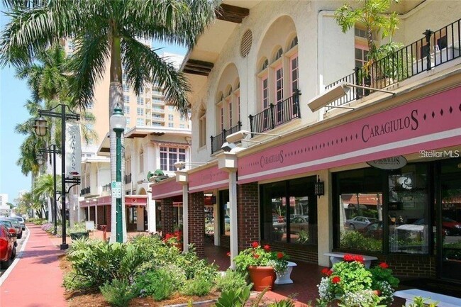 Building Photo - 1350 Main St