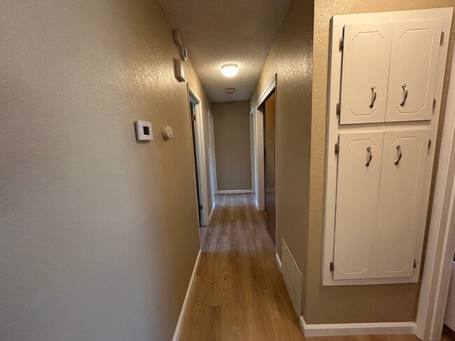 Building Photo - 310 Hedstrom Rd