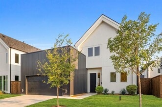 Building Photo - 828 McBroom St