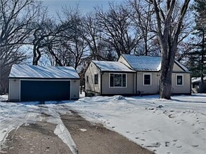 Building Photo - 2605 Eastman Dr