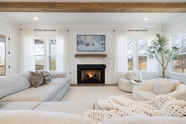 Building Photo - Now available in the highly desirable Lockwood Glen community in Franklin