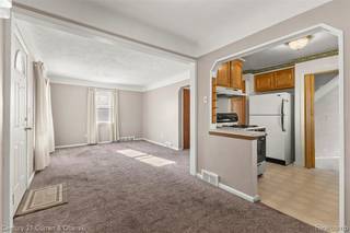 Building Photo - 9616 Colwell Ave