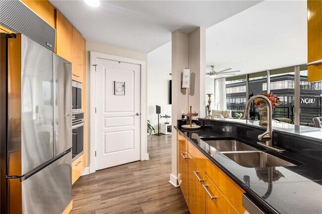 Building Photo - 700 Park Regency Pl NE