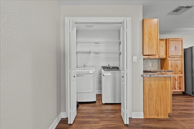 Building Photo - 120 Illinois Ave