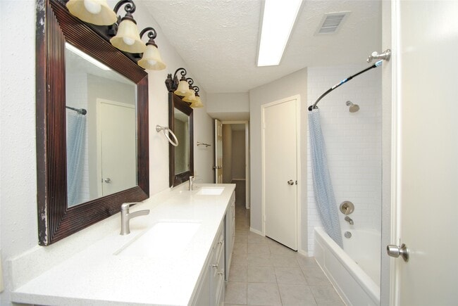 Building Photo - 3121 Trembling Creek Cir