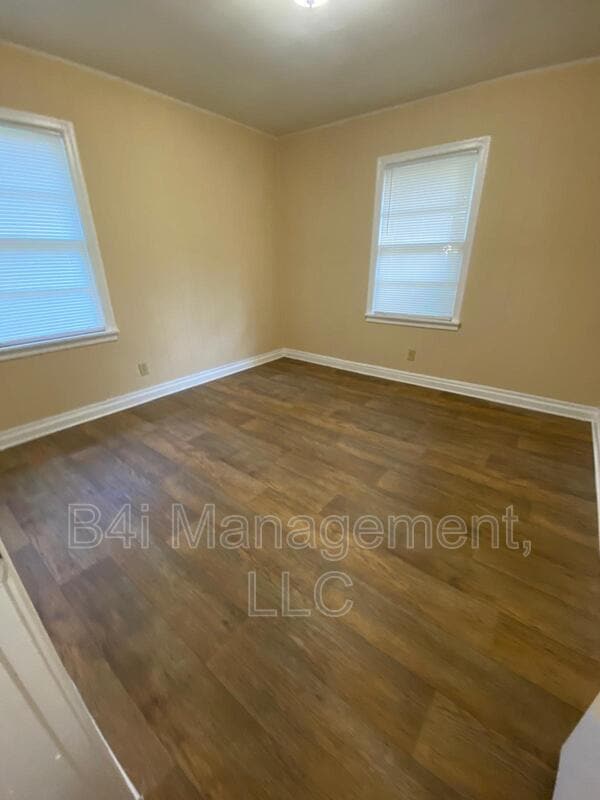 Building Photo - 1108 George Cir