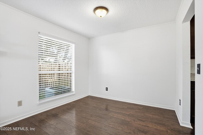 Building Photo - 11365 Tanager Dr S