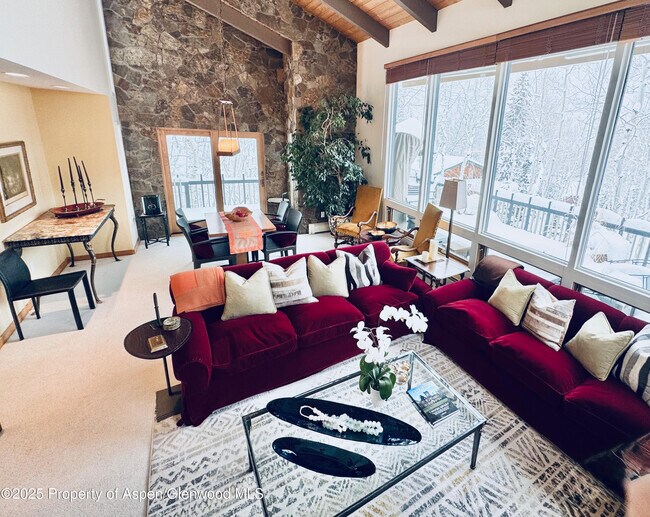 Building Photo - 302 Roaring Fork Dr