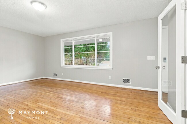 Building Photo - Inviting 4-Bedroom Home with 2-Car Garage