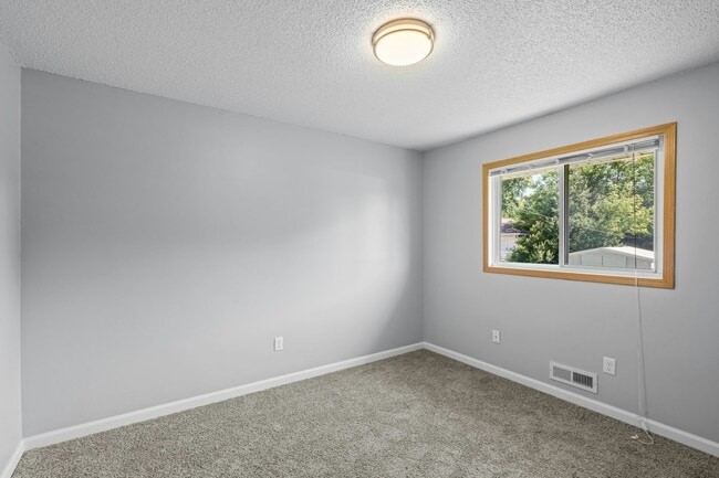 Building Photo - 14840 Dallara Ave