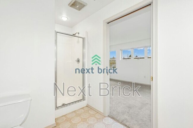 Building Photo - 430 SW 156th St