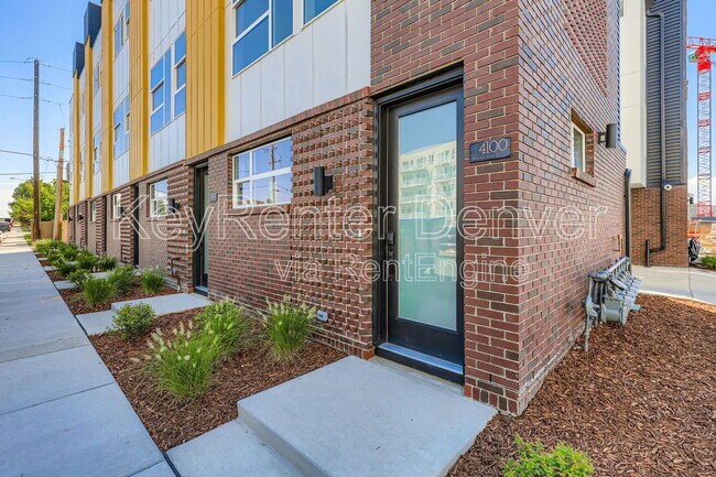 Building Photo - 4100 E Warren Ave