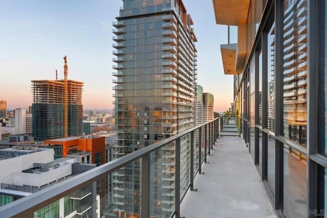 Building Photo - 1440 Columbia St