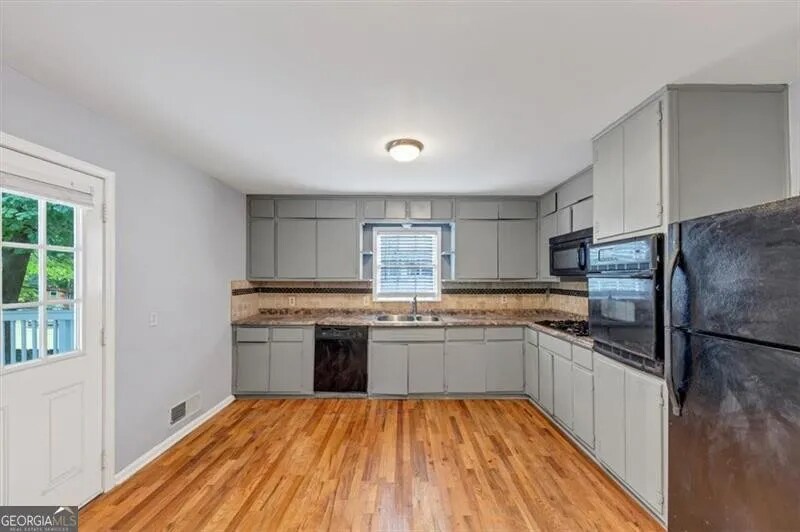 Building Photo - 1677 Wayland Cir NE