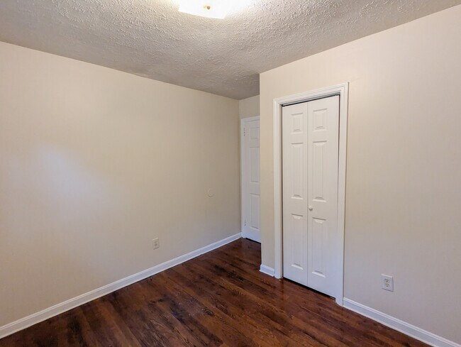 Building Photo - 2820 Cardo Dr NW
