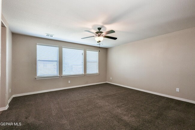 Building Photo - 5525 Valley Cedar Dr