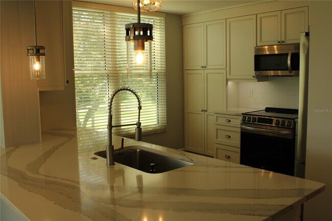 Building Photo - 4410 Fairways Blvd