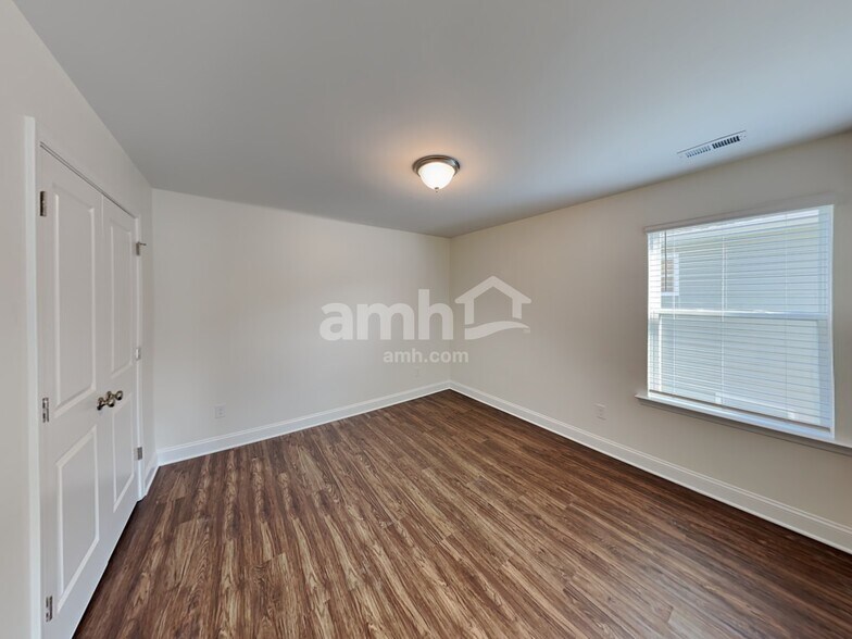 Building Photo - 6192 W Calle Lingo