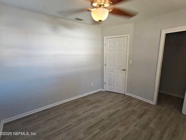 Building Photo - 2921 Mansion Rd