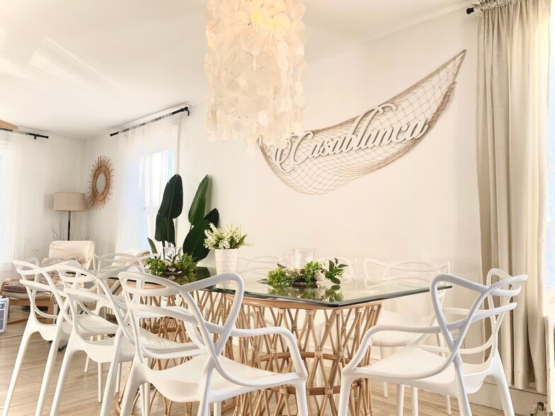 Building Photo - 4 Webster St