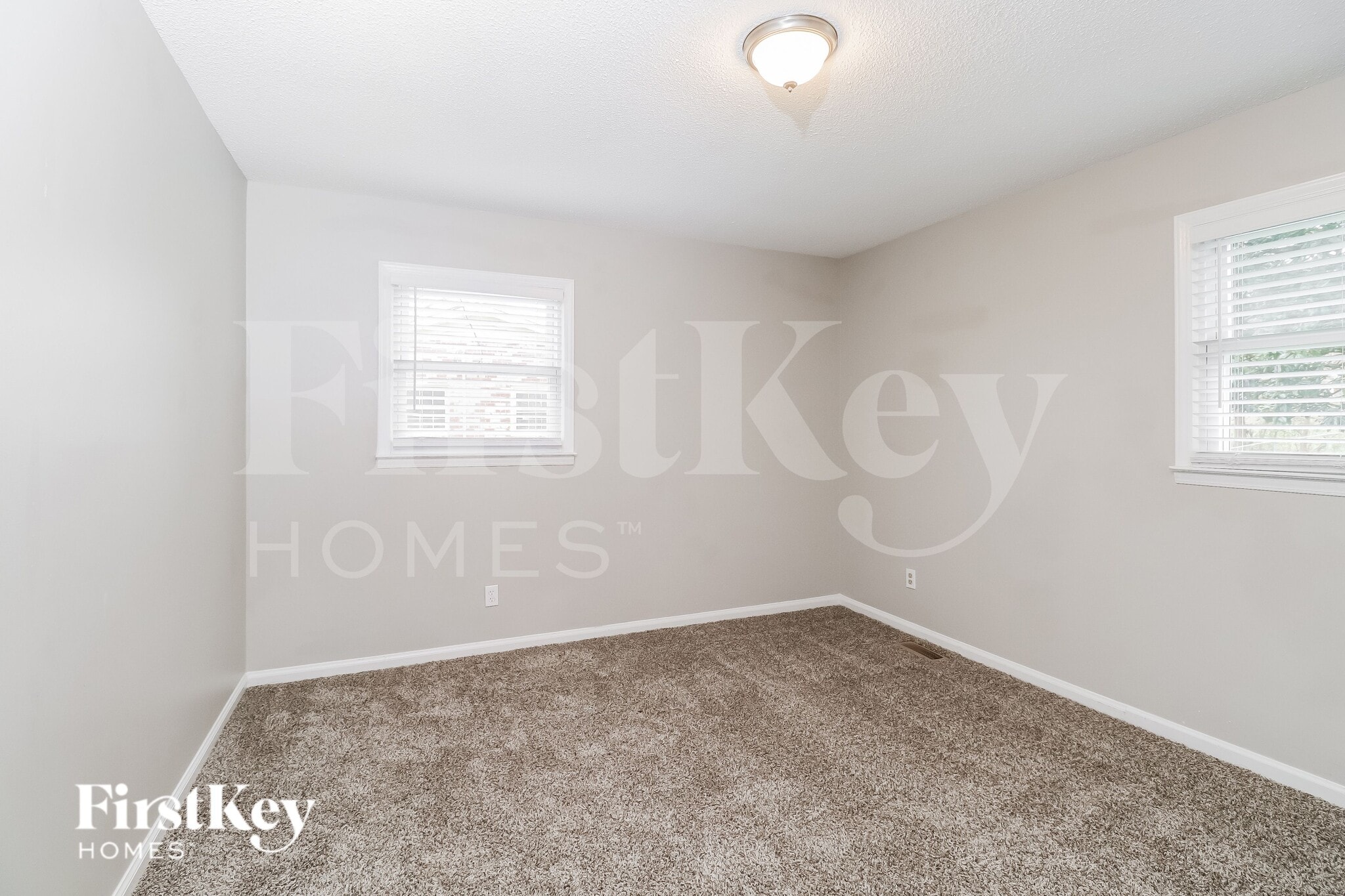 Building Photo - 4809 Maplecrest Dr