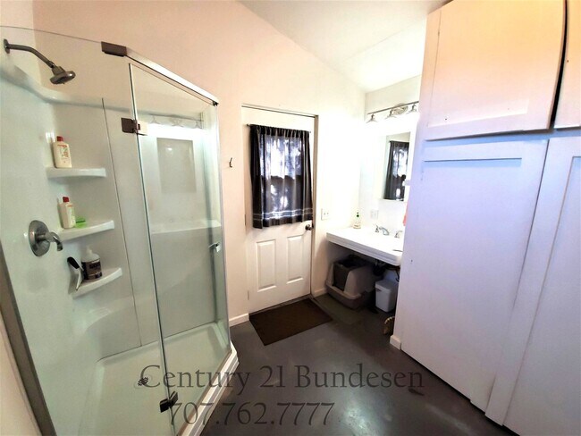Building Photo - 4800 Muniz Ranch Rd