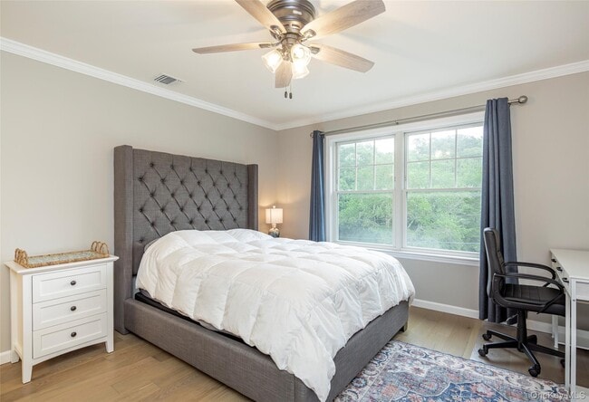 Building Photo - 15 S Beach Rd