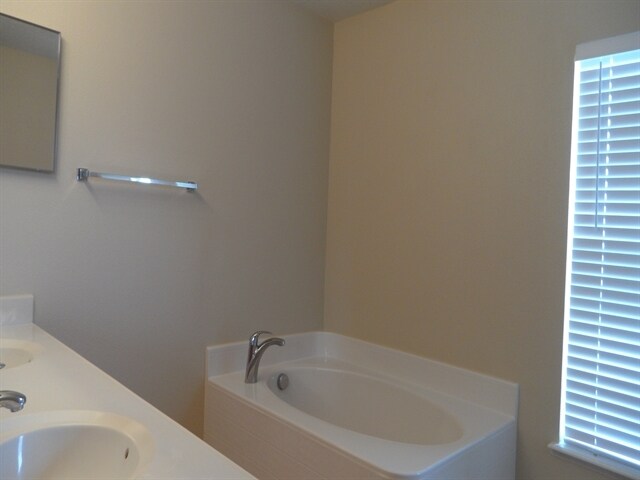 Building Photo - 31810 Parkdale Dr