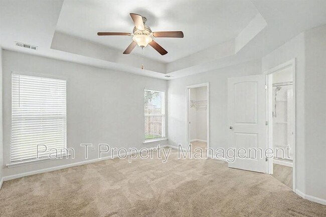 Building Photo - 20 Swallow Tail Cir