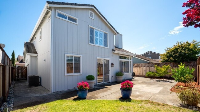 Building Photo - 7351 15th Hole Dr