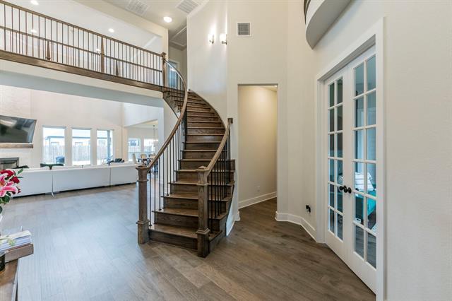 Building Photo - 2104 Palafox Dr