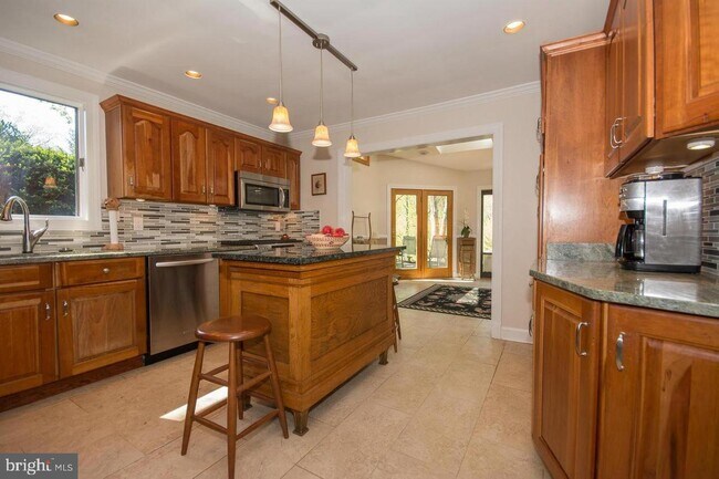 Building Photo - 3253 Juniper Ln