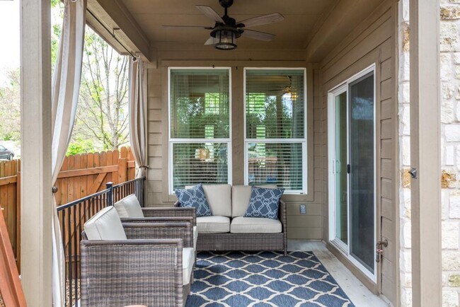Building Photo - 11217 Persimmon Gap Dr