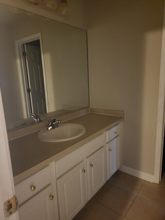 Building Photo - 6188 Sheridan Dr