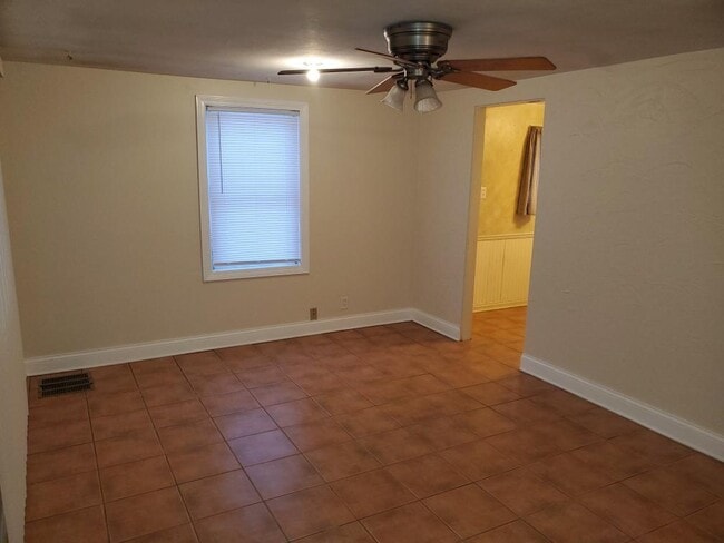 Building Photo - 806 Roosevelt St