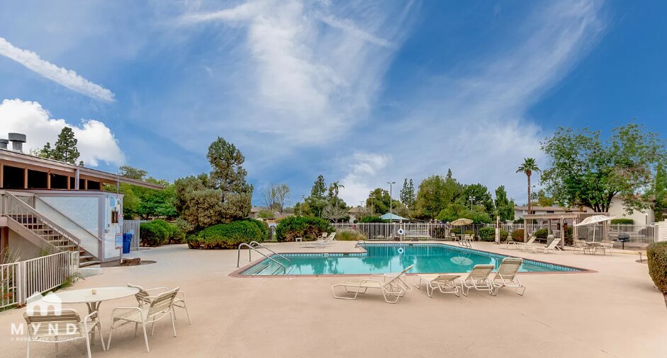 Building Photo - 1550 N Stapley Dr