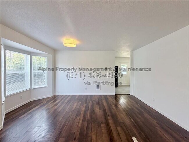Building Photo - 5238 NE 14th Pl